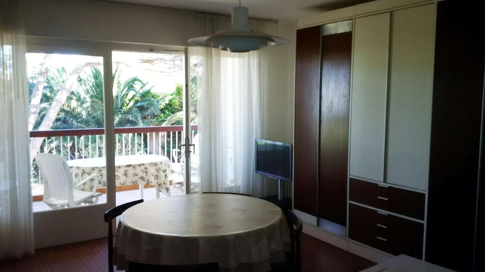 T2 Dans Une Residence Proche De La Mer Et Du Centre Du Village Porquerolles 0*,  França